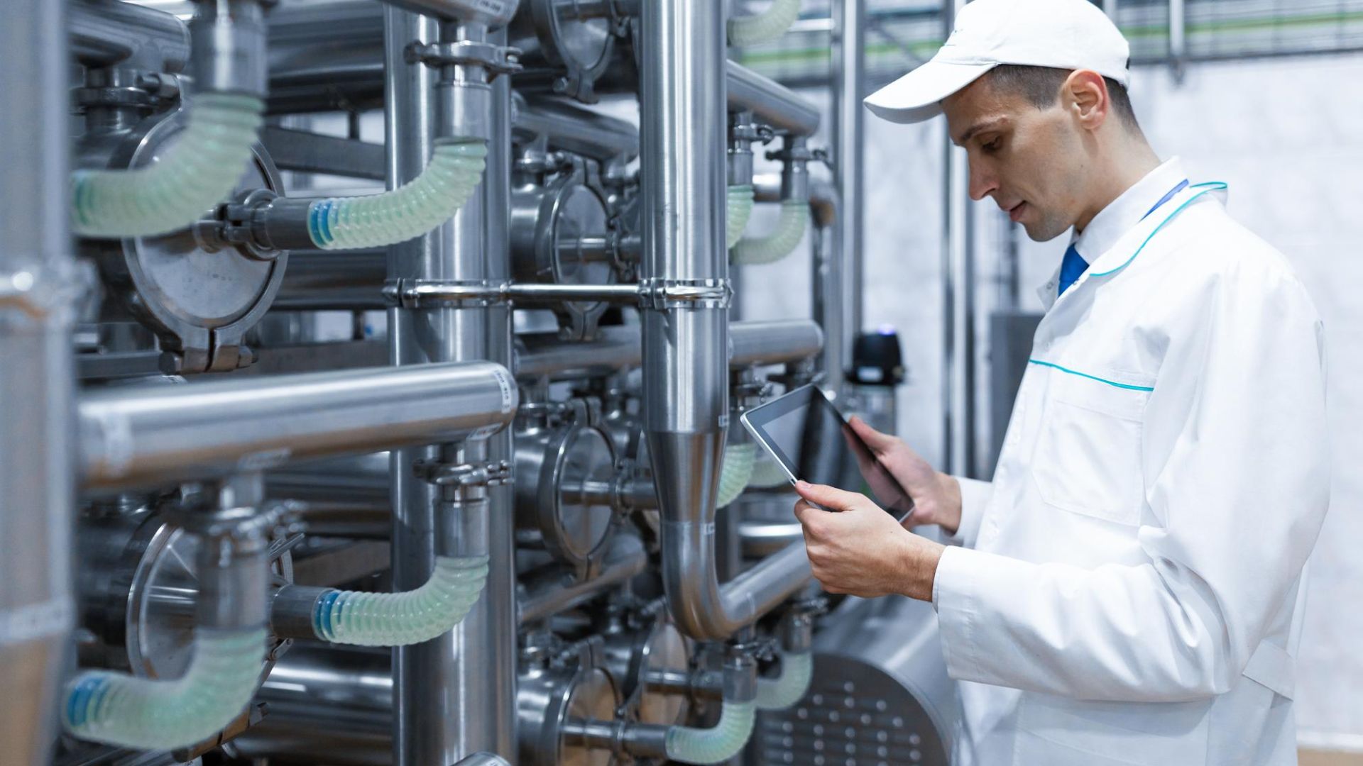 Plumbing System Design for Laboratories_ Chemical Waste, Emergency Safety & Code Compliance